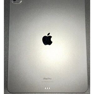 Apple iPad Pro - Sleek Silver Finish
